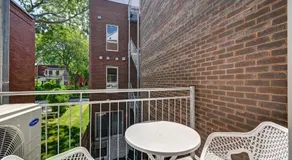 Amazing 1Bedroom Great Location presented by TripMontreal - Image 3