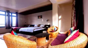 Pine Village Retreat - Image 2