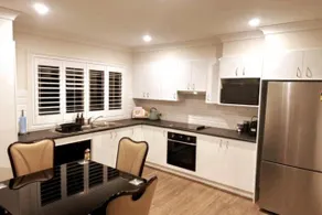 3BR house with parking & AC, 15 mins walk to wharf - Image 2