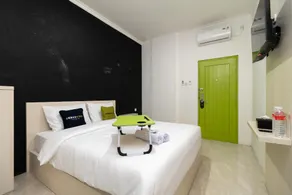 Urbanview Hotel Bizhome Artha Gading Boulevard by RedDoorz - Image 2
