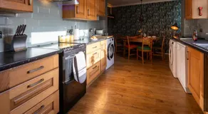 Stockwood House by Cliftonvalley Apartments - Image 2
