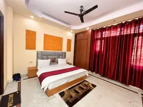 OYO Hotel Greeno - Image 3