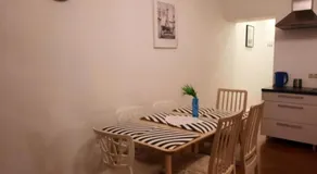 Stylish 2BR in Old Town Gem - Image 3