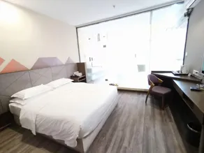 Borrman Hotel Wuxi Hubin Business Street - Image 4
