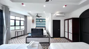 Wanderlust Hotel - Image 2