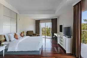Seapine Beach Golf and Resort Hua Hin - Image 2