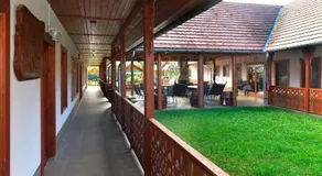 Nyakigláb Villa - Image 3
