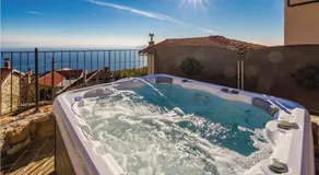 Beautiful Home In Moscenicka Draga - Image 5