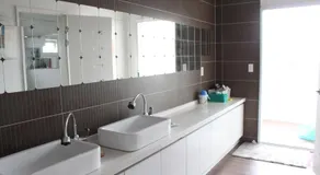 Warak Guesthouse - Image 2