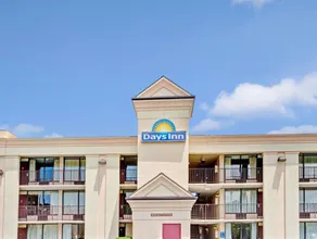 Days Inn by Hampton Near Coliseum Convention Center - Image 4