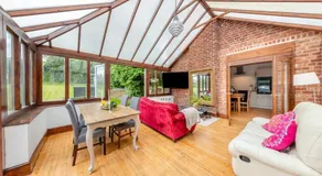 Luxury Country Escape with Hot Tub perfect for Friends and Families - Image 5