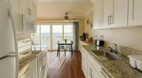 Ocean Haven Beachfront Getaway by Redondo Pier - Image 5