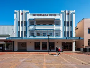 Tattersalls Hotel - Image 5