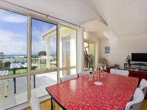 2 Views Townhouse - Image 2