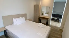 Coral Boutique Apartments - Image 4