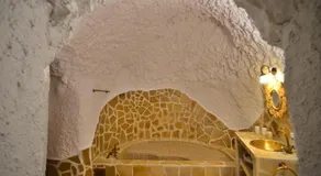 House&Cave Parking and Terrace, in the city - Image 3