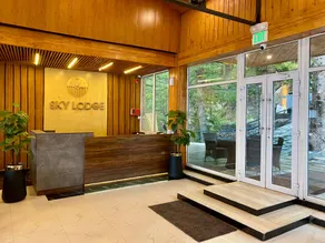 Sky Lodge Hotel - Image 4