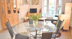 Chichester City Centre 2 Bedroom Flat I Ground Floor with Underground Parking I Chichester Holiday Properties - Image 3