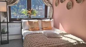 Crown House Studio Apartment - Image 2