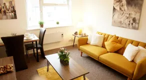 10BH Dreams Unlimited- Budget Heathrow Long stay Apartment with FREE PARKING - Image 2