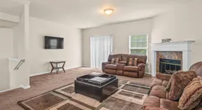 Charming MultiLevel 4 bedroom Townhouse - Image 2