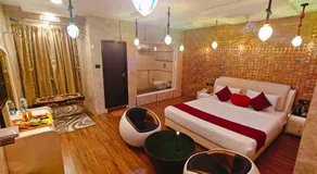 Spago Inn-Only for Families & Couples not for Bachelors - Image 2