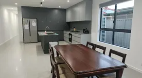 Modern and Spacious Queen Room with Attached Bathroom - NR2 - Image 3