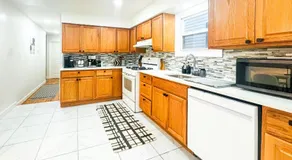 Lux Designer Home with Gaming Rm - Image 4