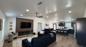 Royal Flush Villa - King Bed near WinStar - Image 2