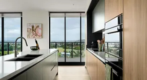 Elevated 3BR Stay - Views Amenities Parking - Image 3