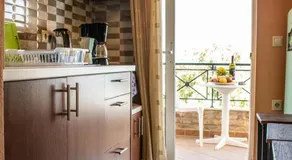 Takis & Eirini Family Apartments - Image 4