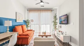 Virelli Apartments Upscale King Suite in the Heart of Orlando w Pool - Image 2
