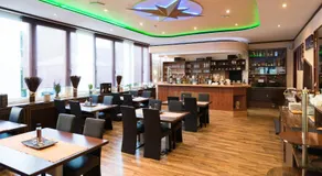 Hotel Hanseat Hamburg - Free Parking - Image 3
