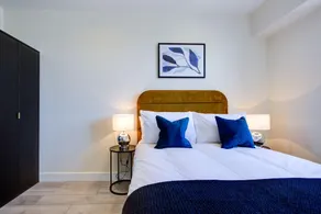 Hybrid Resi - London, Sutton, FREE on-site Car or Van parking - Image 3