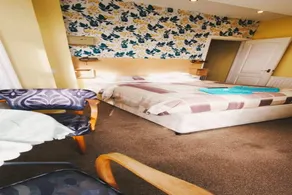 The Hawkes Hotel - Image 2