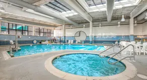 Seekolonie in der Nähe von Tennis / Fitness / Shuttle Charming 2 Schlafzimmer Plus Loft - Image 3