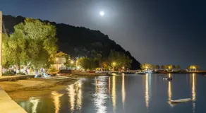 Des Roses Hotel - Image 3