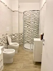 V House - Image 1