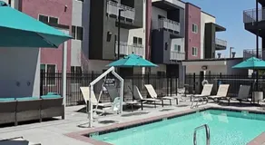 Resort 1BR Oasis Pool Spa Gym Reno Getaway - Image 3