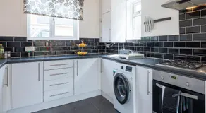 Woodland House by Cliftonvalley Apartments - Image 4
