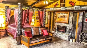 Samantha's Timber Inn - Image 2
