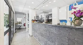 City Hotel - Image 3