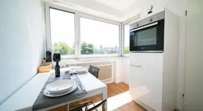 Apartment - Central with kitchen - Balcony - Fair - Image 2
