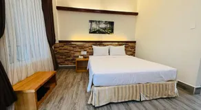 TUK Villa Hotel - Image 4