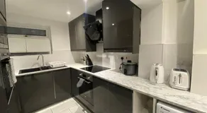 MBA COSY 4 bedroom house - Image 3