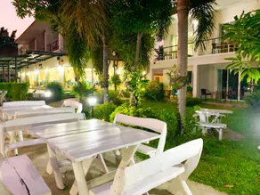 Nopparat Garden Hotel - Image 4