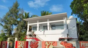 Funky Art Beach House - Image 3