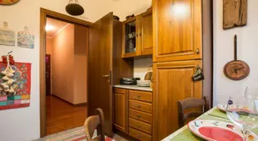 JOIVY Warm Family Flat for 4 with Terrace in Milan - Image 2