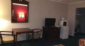 Rapids Inn & Suites - Image 2