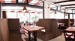 Apartamenty Mesa Grill Restaurant Cafe - Image 3